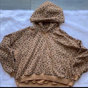 Abercrombie cheetah print cropped hoodie